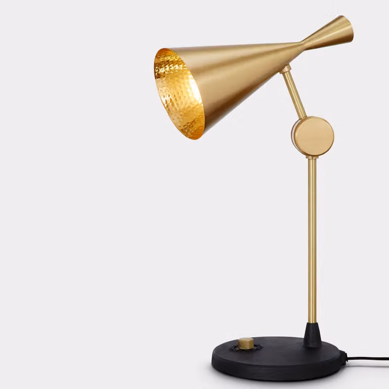Tom Dixon Lampada da tavolo di design Beat, dimmerabile, Ottone / Oro, Soggiorno / Sala da pranzo, Ottone, Design, Lampada da tavolo