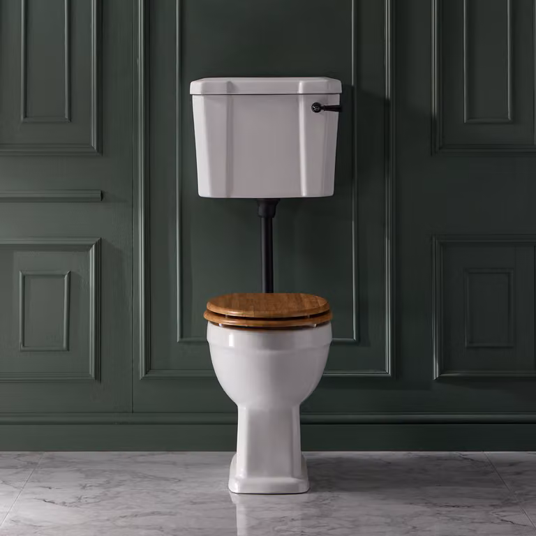 Sanitario  Monoblocco Tradizionale con Cassetta di Scarico, Kit di Scarico Nero e Sedile Soft-Close in Rovere - Richmond