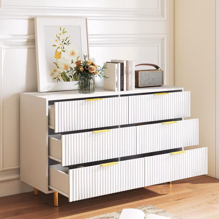 Comodino bianco e dorato, con 6 cassetti; credenza