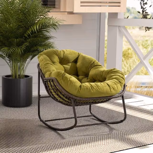 Sedia a dondolo WISHDOR in rattan e metallo laccato con braccioli, colore verde, L: 78 cm, P: 113 cm, H: 106 cm – 1
