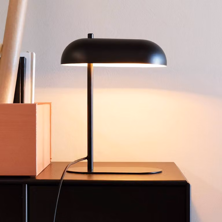 Dyberg Larsen Lampada da scrivania Arch, Nero, Studio / Ufficio, Metallo, Design, Lampada da tavolo