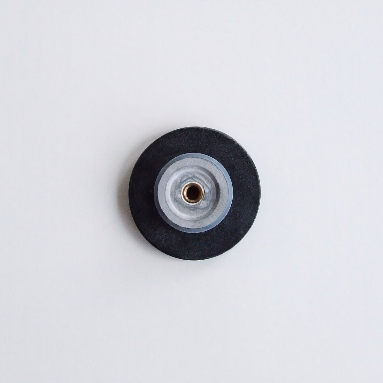Copertura a scomparsa per lavabo, realizzata in resina minerale, per sifone - colore: nero opaco