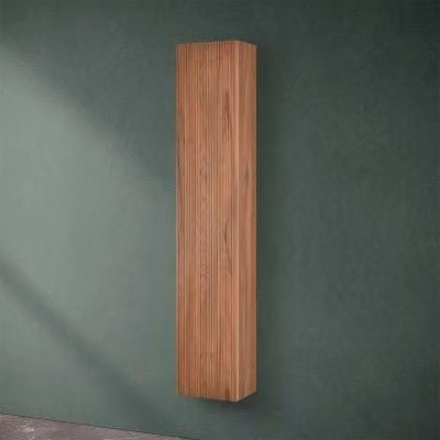Pensile bagno sospeso Bali con design cannettato e ante soft-close, colore noce canaletto, Altezza: 150 cm