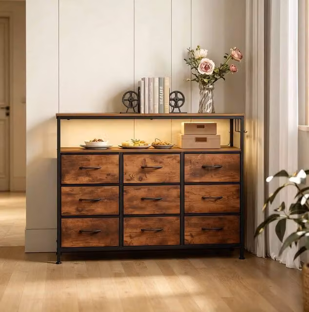 Cassettiera 110x30x85 cm marrone rustico e nero; 9 cassetti con LED e presa