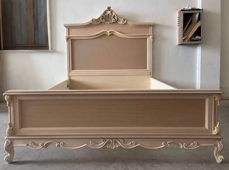 Letto matrimoniale e piazza e mezza in legno di faggio grezzo stile barocco classico Mobili 2G