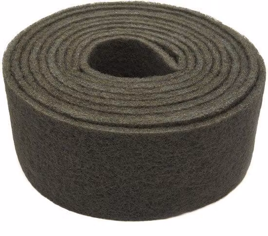 Rullo abrasivo per metallo e legno, 5 metri, grigio, per ottenere superfici pulite e lisce.