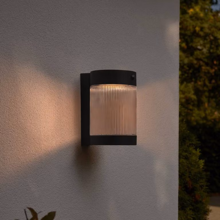 Nordlux Applique da esterno a energia solare Coupar, nera, in plastica, IP44 Coupar, Nero, Plastica, Lampada solare da esterni
