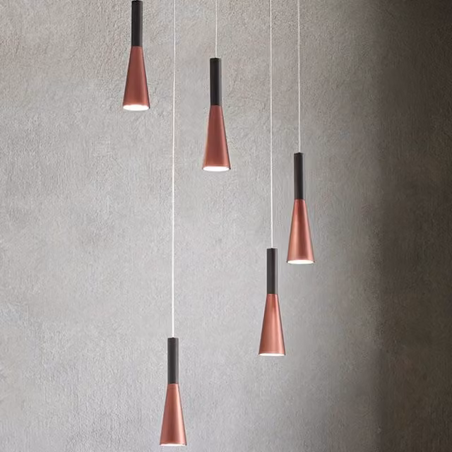Lampadario Minimal Cone Metallo Oro Acrilico Nero 5 Luci Led 7W 3000K