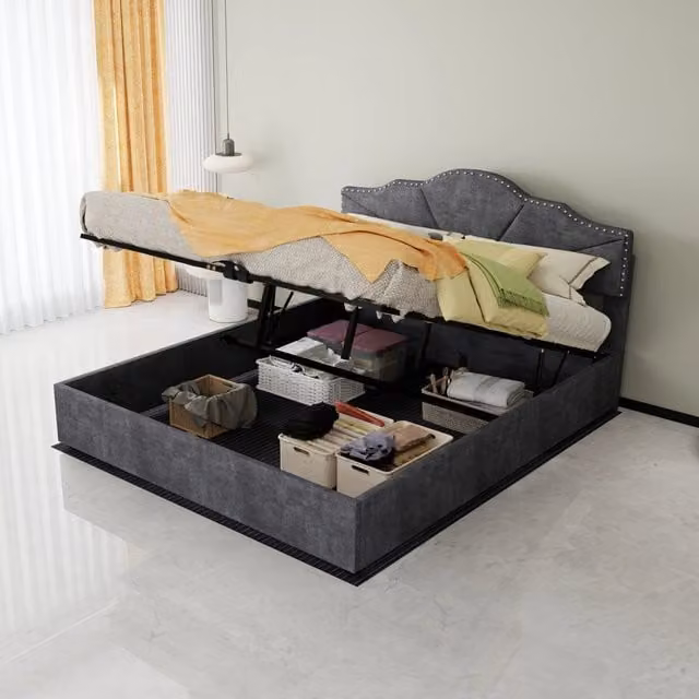 Letto matrimoniale 160×200 cm con testiera imbottita e dettagli decorativi, materasso incluso, grigio