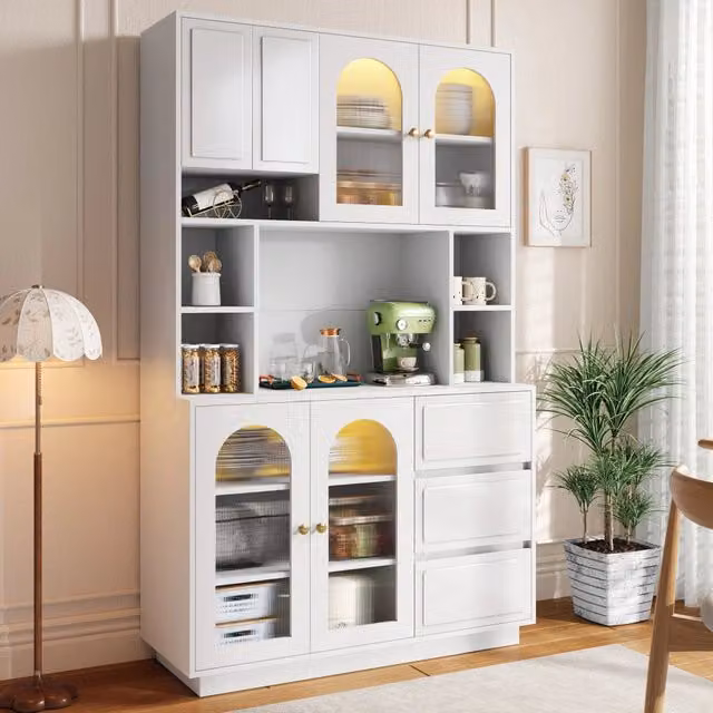 Credenza alta moderna in MDF bianco con illuminazione LED integrata e ante soft-close L/P/H: 106 x 30 x 175 cm