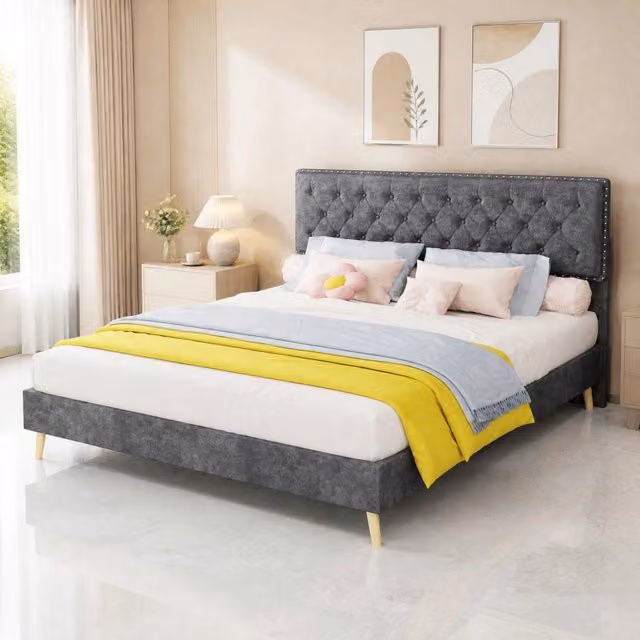 Letto matrimoniale 160 × 200 cm in tessuto grigio con testiera alta rete a doghe e spazio sotto il letto