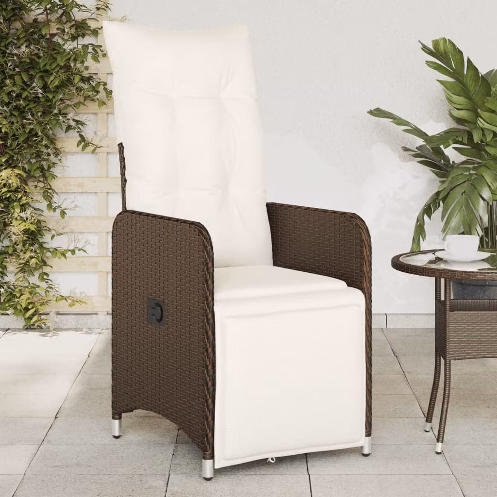 Set di 2 sedie reclinabili da giardino vidaXL in polyrattan marrone con cuscini bianchi e braccioli