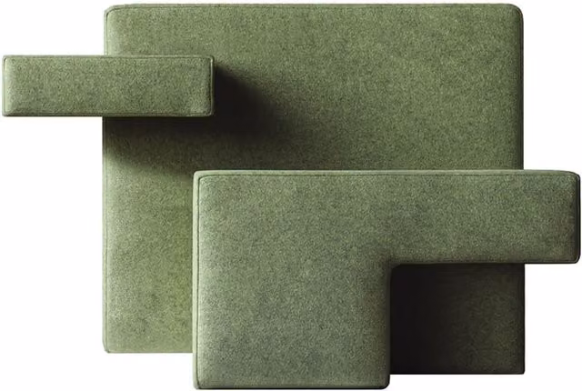 Poltrona moderna Qeeboo Primitive in tessuto con struttura in legno massiccio, disponibile in grigio o verde, L: 70 cm, P: 70 cm, H: 90 cm