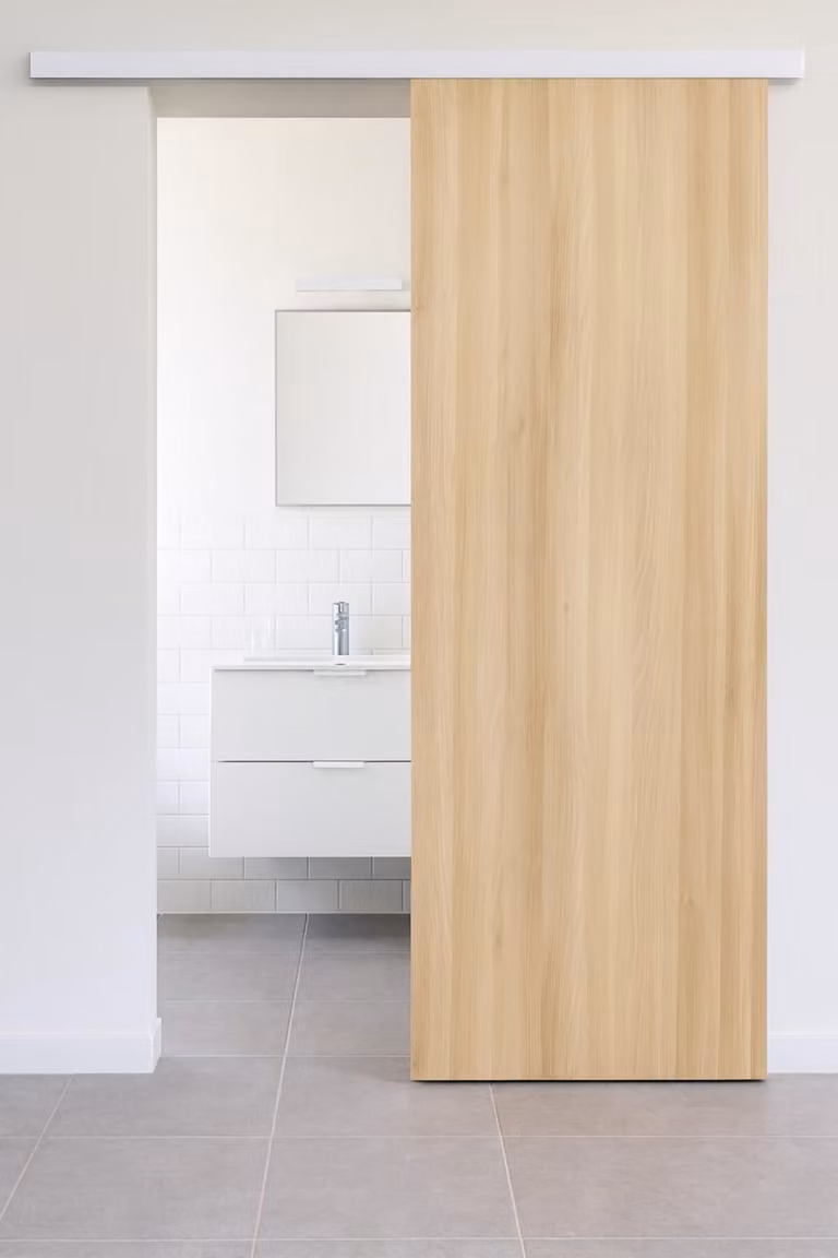Porta scorrevole in rovere miele H204 x L93 cm, binario in alluminio con fascia bianca Gd Menuserie