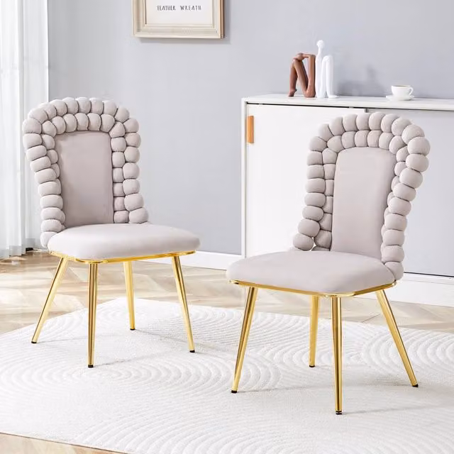 Set di 2 sedie da sala da pranzo OKWISH in velluto grigio chiaro con schienale alto decorato a catena di perle e gambe in metallo moderno