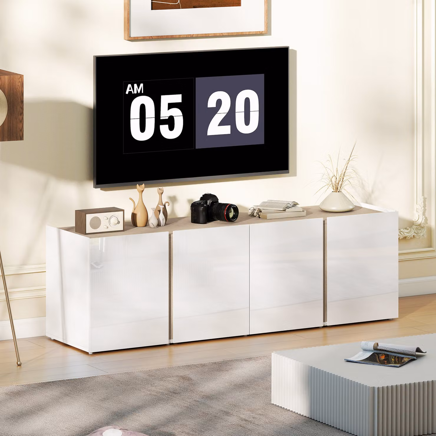 Mobile TV HOMCOM moderno bianco con 4 porte a chiusura ammortizzata, ripiano regolabile e passacavi, L 135 x P 38 x H 45 cm – 2