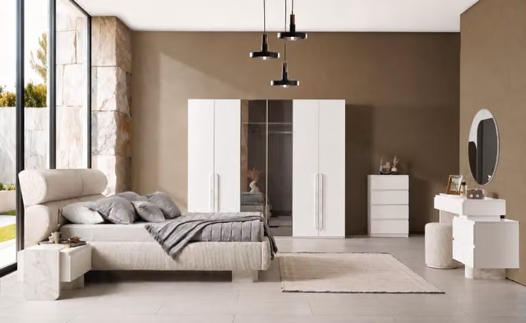 Letto matrimoniale, comodino, armadio, tavolino da trucco, cassettiera, tutto in bianco, nuovo