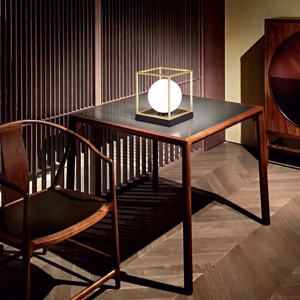 Lampada da scrivania moderna IDEAL LUX Lingotto in metallo e vetro con attacco E14, disponibile in nero, oro/ottone o bianco – 2