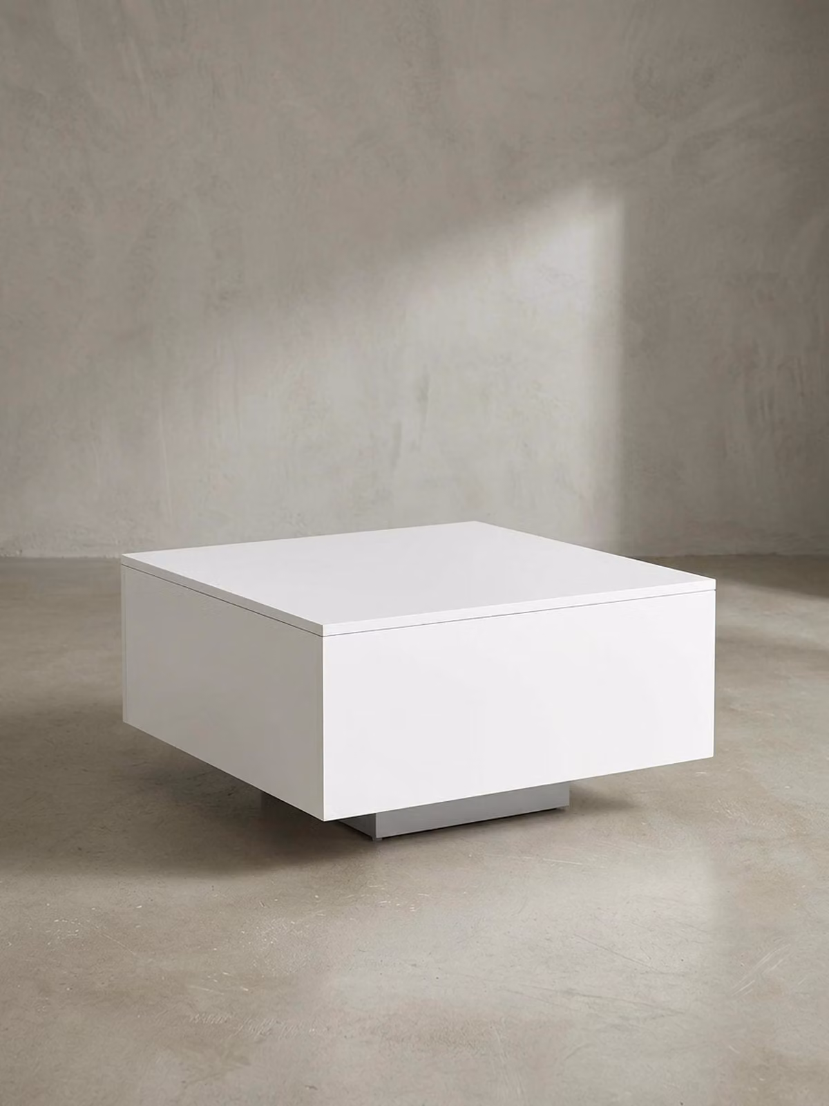 Tavolino in legno, elegante tavolo a C da salotto dal design purista. 60x60x35 cm | Kadima Design