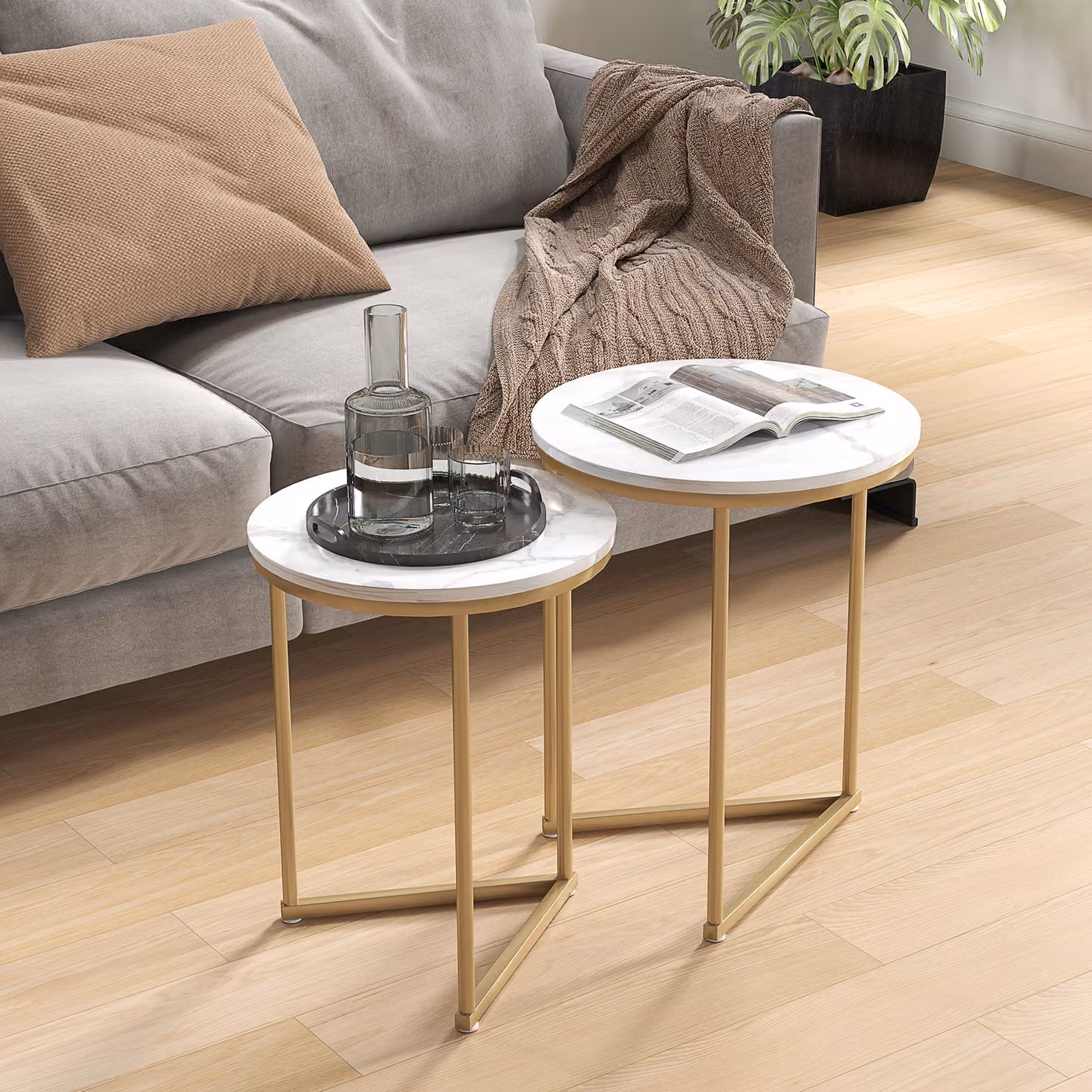 Set di 2 tavolini laterali moderni HOMCOM con piano effetto marmo bianco e gambe in metallo dorato – 2