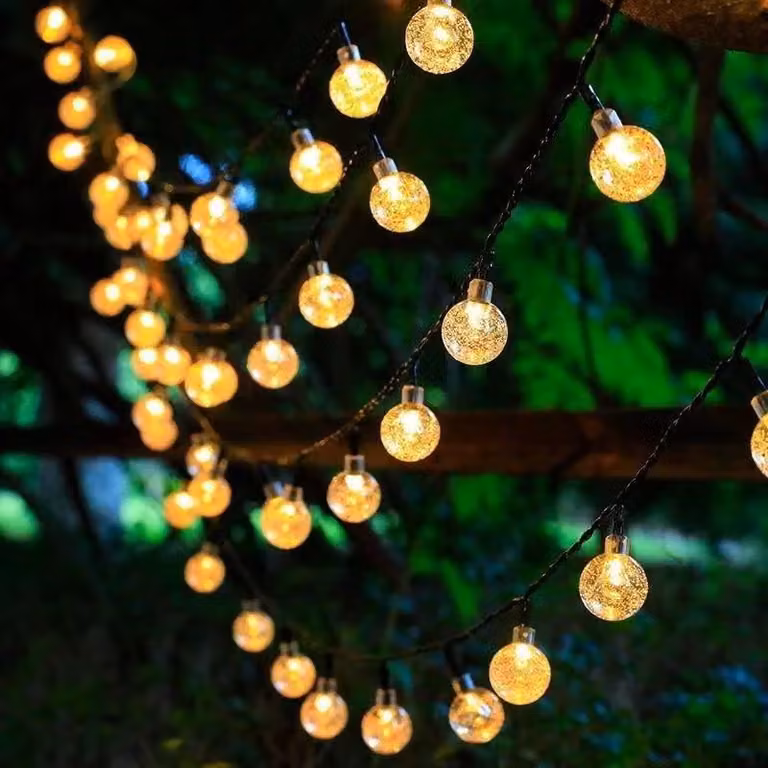 Catena luminosa solare, 12 metri, 66 sfere di cristallo a LED, luce bianco caldo, grado di protezione IP65