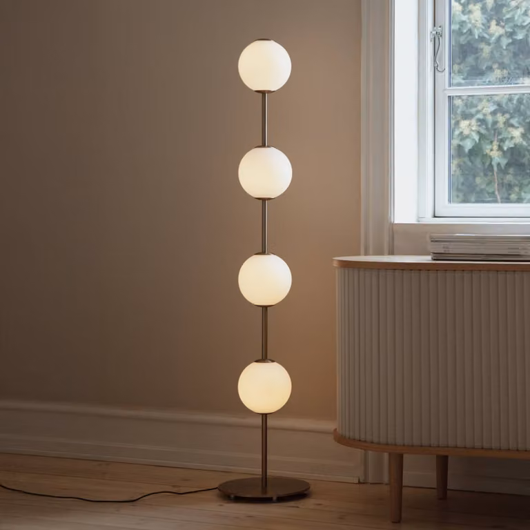 UMAGE Lampada da terra di design Audrey, dimmerabile, Ottone / Oro, Soggiorno / Sala da pranzo, Metallo, Design, Lampada da terra