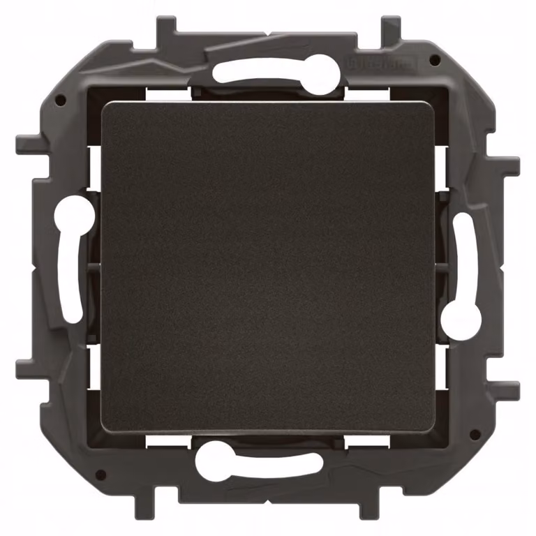 Interruttore unipolare Legrand Niloe, nero, 10 AX, modello NP2110BK
