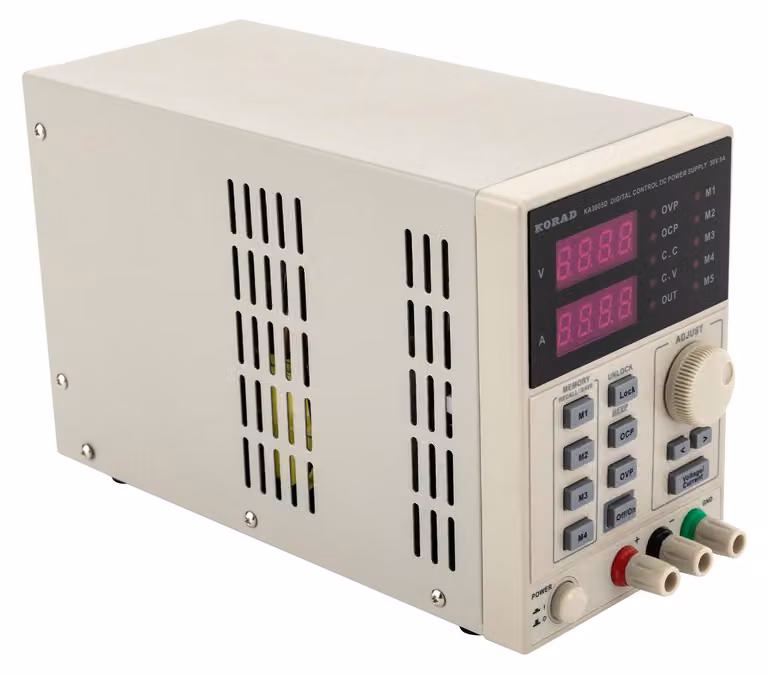 Convertitore di tensione 0-30V, 5A, programmabile con controllo digitale
