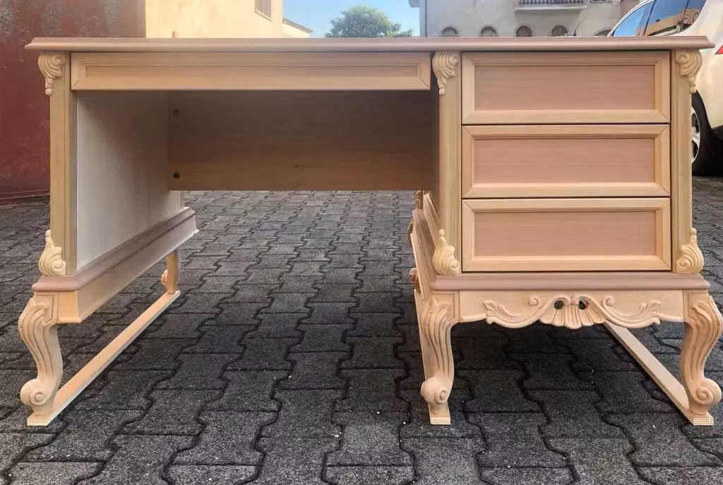 Scrivania classica in legno grezzo con 4 cassetti Mobili 2G L: 141 cm, P: 89 cm, H: 77 cm – 1