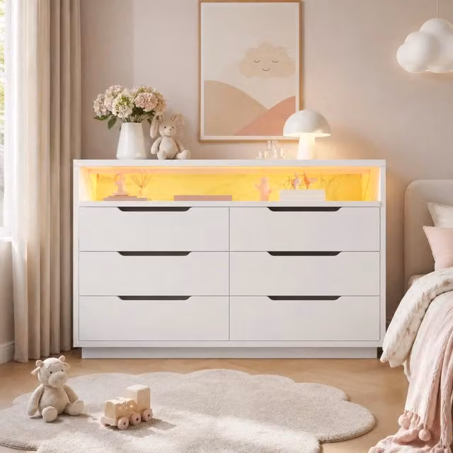 Credenza ULEVR 120x40x85 cm con LED, 6 cassetti e vano aperto effetto marmo, bianca