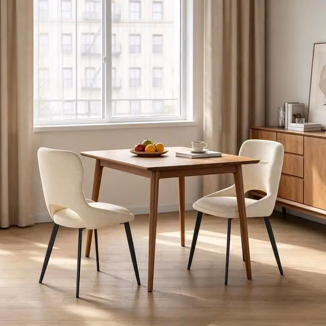Sedia da pranzo in chenille con schienale traforato, schiuma ad alta densità e struttura metallica beige 43 × 40 × 86 cm