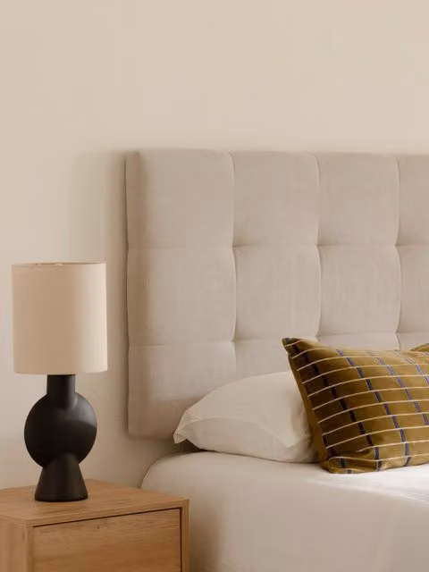 Testiera imbottita Evron Kenay Home colore perla per letto da 140 cm