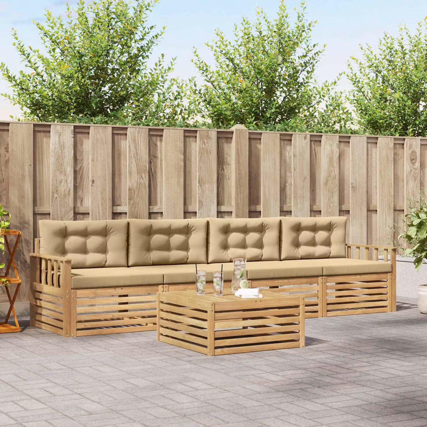 vidaXL Set di mobili da esterno 5 pezzi in legno di acacia con divani e tavolino, Bianco e Beige