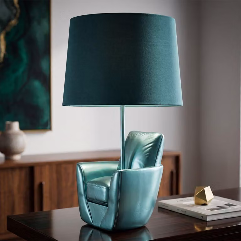Lampada da tavolo, design poltrona, realizzata in resina, rivestita in tessuto, dimensioni 26x43 cm, colore turchese, modello Mauro Ferretti