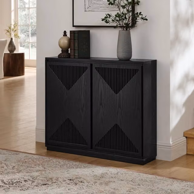 Desviae Credenza con ante scanalate a V in legno e MDF nera con base stabile e aperture posteriori per prese in soggiorno