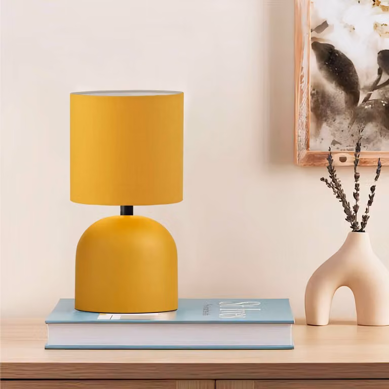 Opviq, lampada da tavolo moderna con struttura in metallo, gialla, 15 x 15 x 30 cm | Paralume in PVC, cavo da 100 cm, attacco E27, max. 40 W | Design elegante per ogni ambiente, IP20.