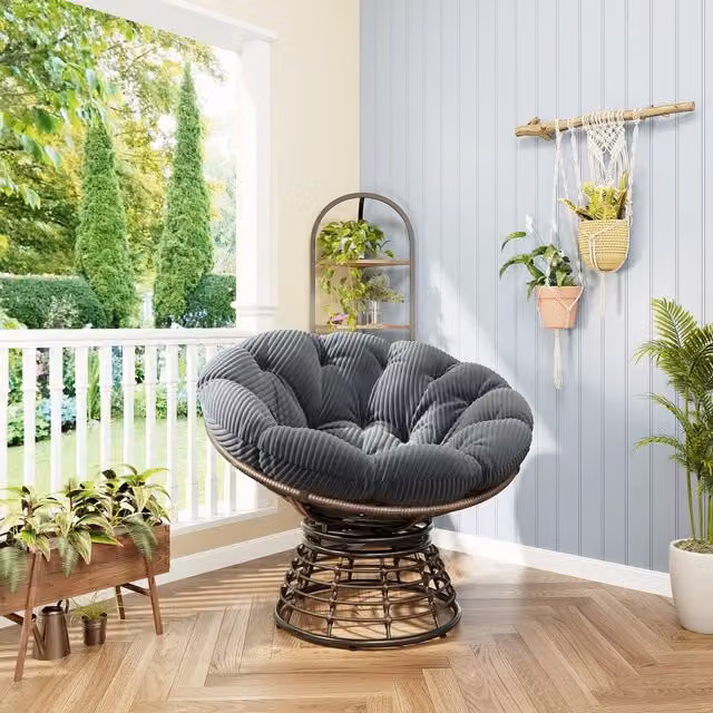 Poltrona girevole 360° REDOM in rattan PE marrone con cuscino grigio e struttura in metallo, Ø 92 x 67 cm