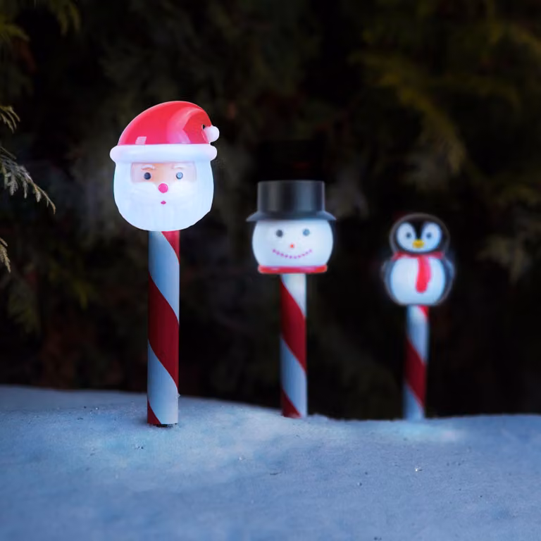 Luci di Natale solari con luci LED - Babbo Natale, pupazzo di neve o pinguino - luce bianca fredda - lampeggiante o continua - funziona a energia solare - con picchetto a terra - automatico al crepuscolo - per giardino e vialetto - 36,5 X 6 X 6 cm - 3 fig