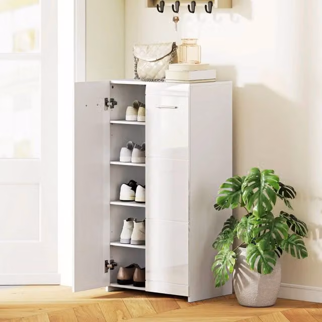 Scarpiera con ante a battente e 3 ripiani regolabili in MDF bianco lucido L: 55 cm, P: 36 cm, H: 108 cm