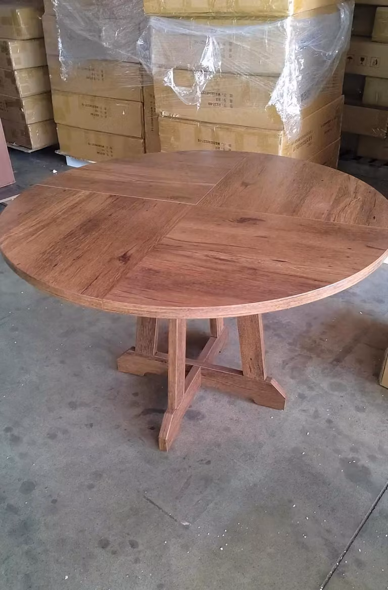 Tavolo da pranzo, tavolo da cucina, design moderno, piano stabile, colore oro, realizzato con pannello MDF/truciolato di alta qualità