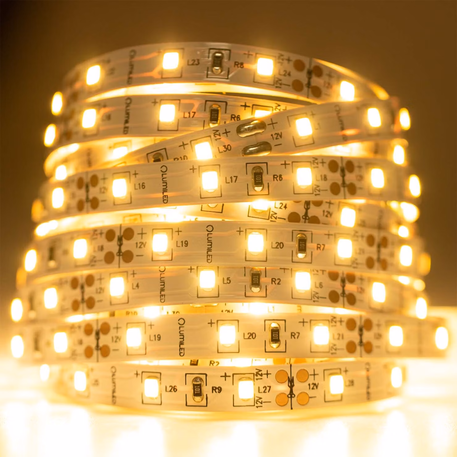 LUMILED Striscia LED 50M 3000 LED 12V Bianco caldo 240W Striscia LED SMD Striscia LED IP33 26400 lm Striscia luminosa autoadesiva per uso interno Decorazione casa camera da letto, senza alimentatore