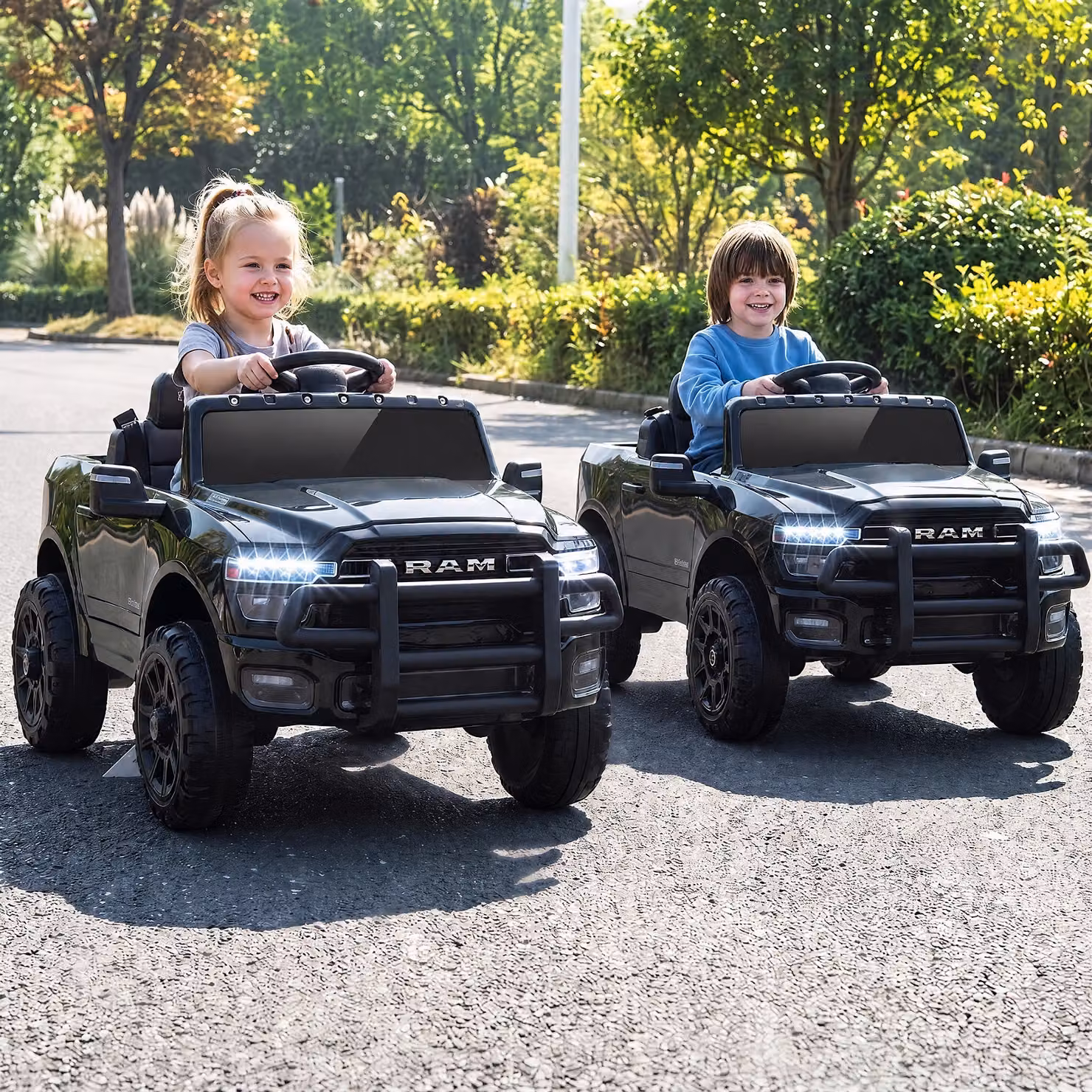 Auto elettrica Costway per bambini 12V con telecomando, luci LED e musica, veicolo elettrico nero per bambini dai 3 agli 8 anni