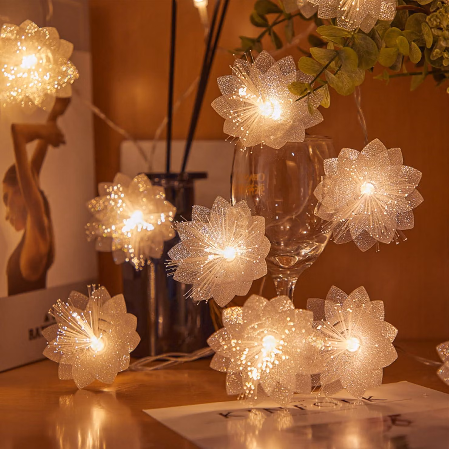 Catene luminose a forma di fiori - 2 metri, 10 LED, luce bianca calda - modello EB38UH