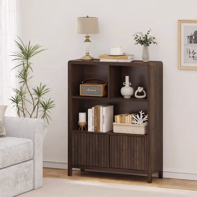 Credenza Bassa Lukkodso en.casa con 2 Ante e Scomparti Aperti, Effetto Noce, L: 103 cm, H: 80 cm, P: 28 cm