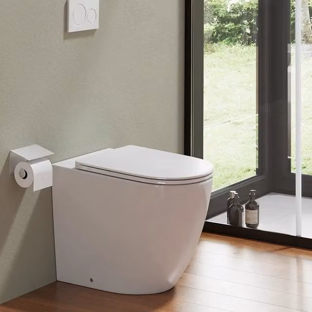 Vaso WC filomuro rimless in ceramica bianco lucido con sedile soft-close | Europa