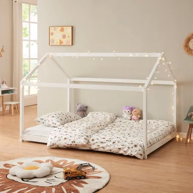 Letto per cameretta Cerro a forma di casetta en.casa in legno di pino bianco laccato L/P/H: 120 x 200 x 126 cm