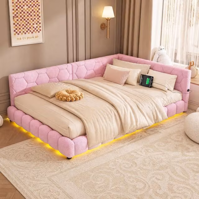 Divano letto Mivray in velluto rosa con illuminazione LED sottostante e porte di ricarica USB, L/P/H: 214 x 140 x 76,5 cm