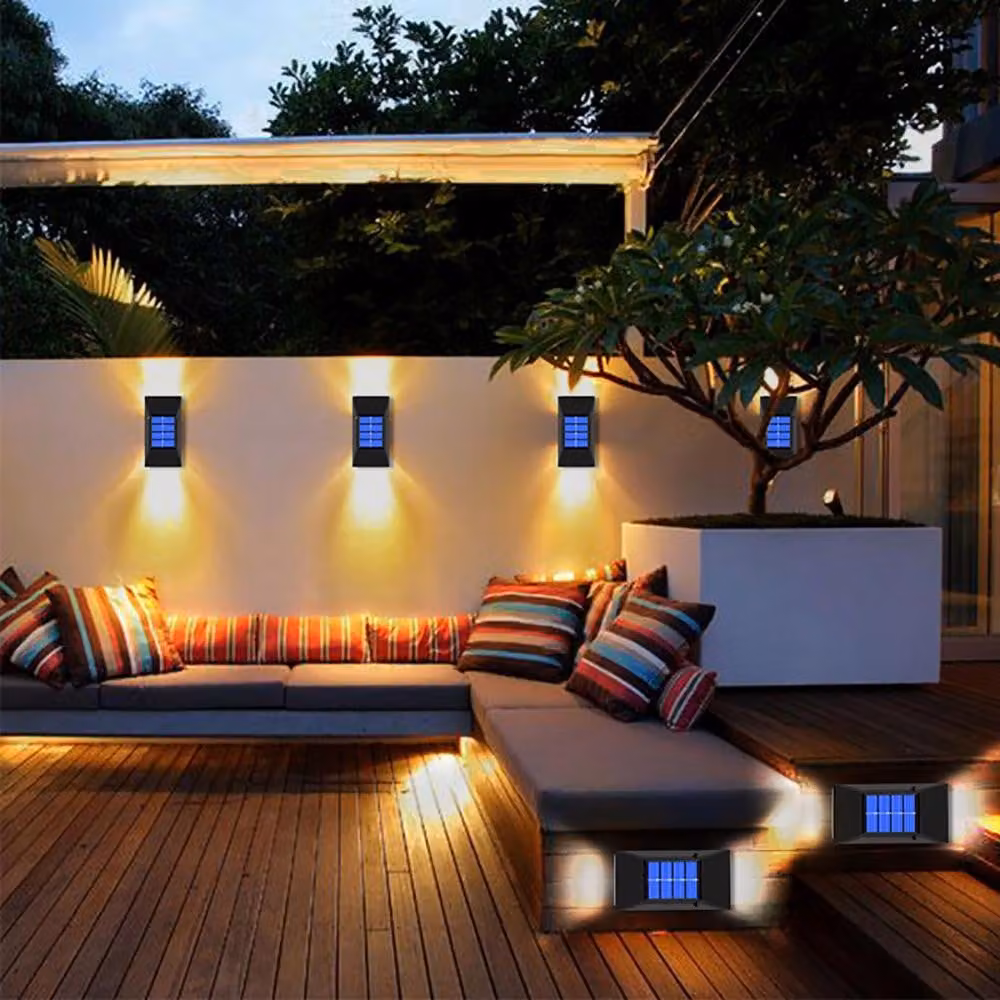 Lampada da parete solare a LED, set da 2, grado di protezione IP65, luce bianca calda, modello E0272