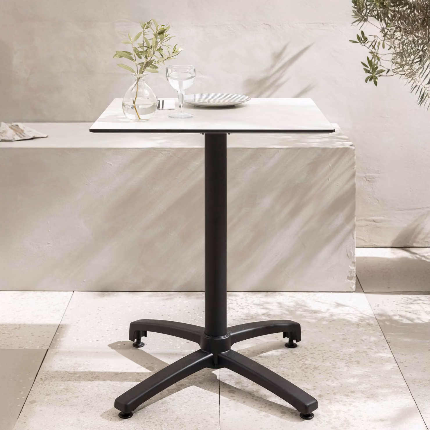 Tavolo da giardino reclinabile 70 cm in laminato cemento grigio chiaro - Oviala Opéra