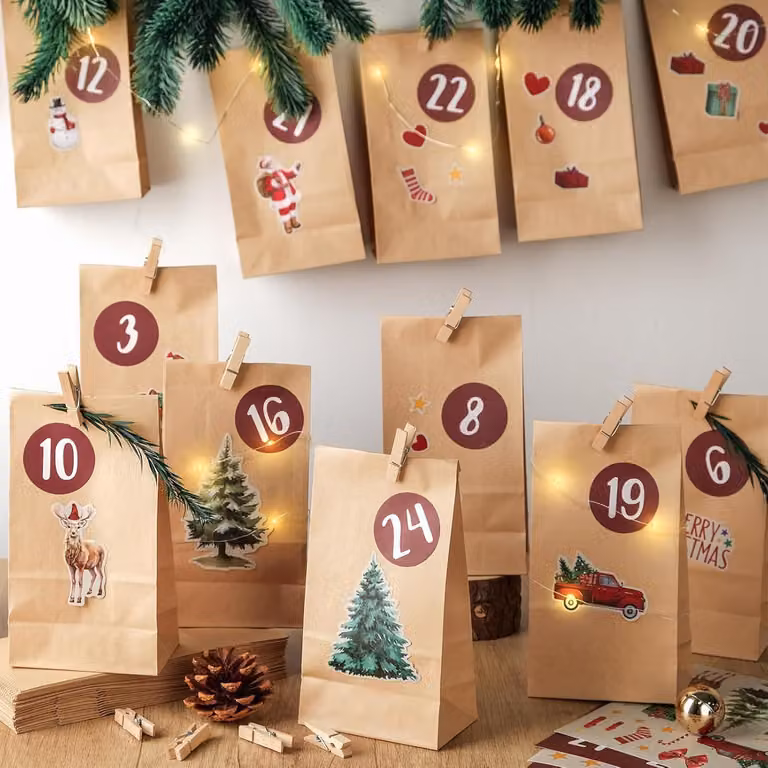 Calendario dell'Avvento da 24 scomparti, ideale per essere riempito con piccoli oggetti come spillette in legno, etichette adesive, ecc